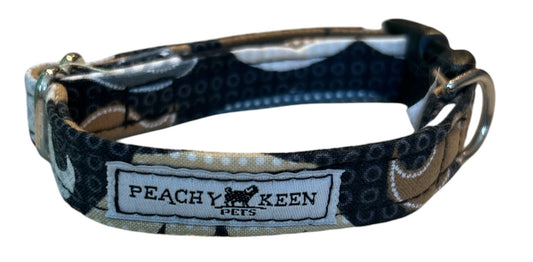 Peachy Keen Moustaches Collar